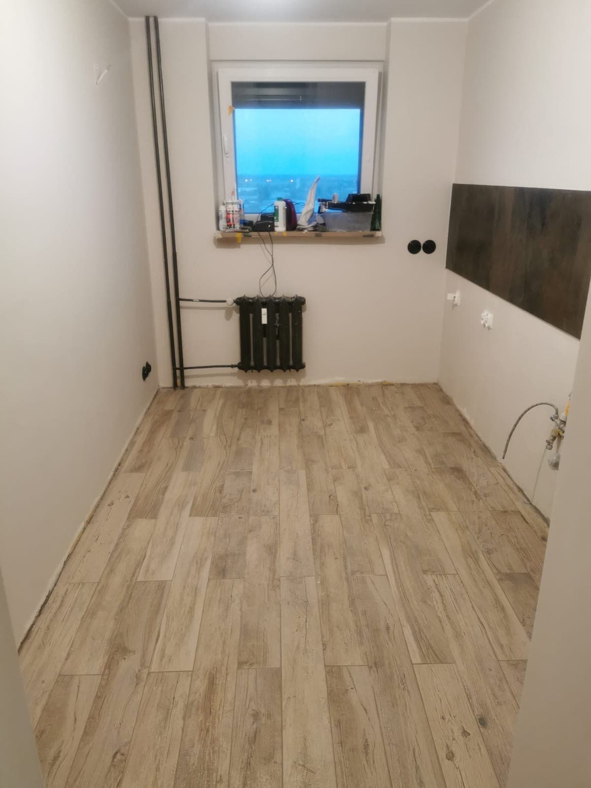 Układanie podłogi - realizacja KlinBud Poznań